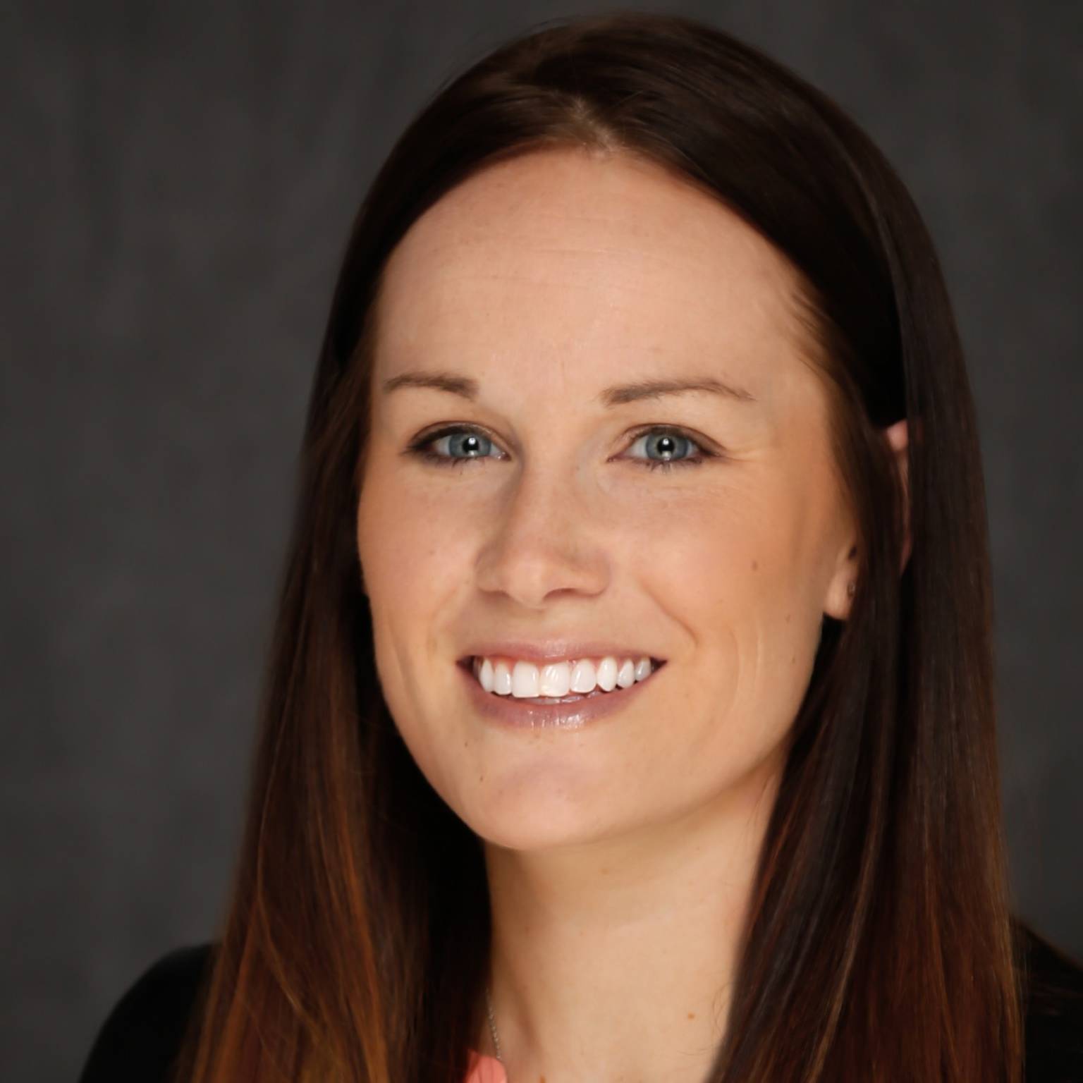 Lindsey Huber Headshot