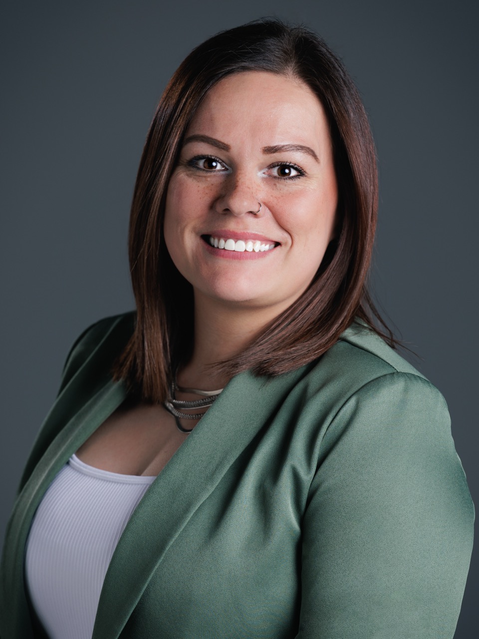 Profile Picture: 300w x 400h