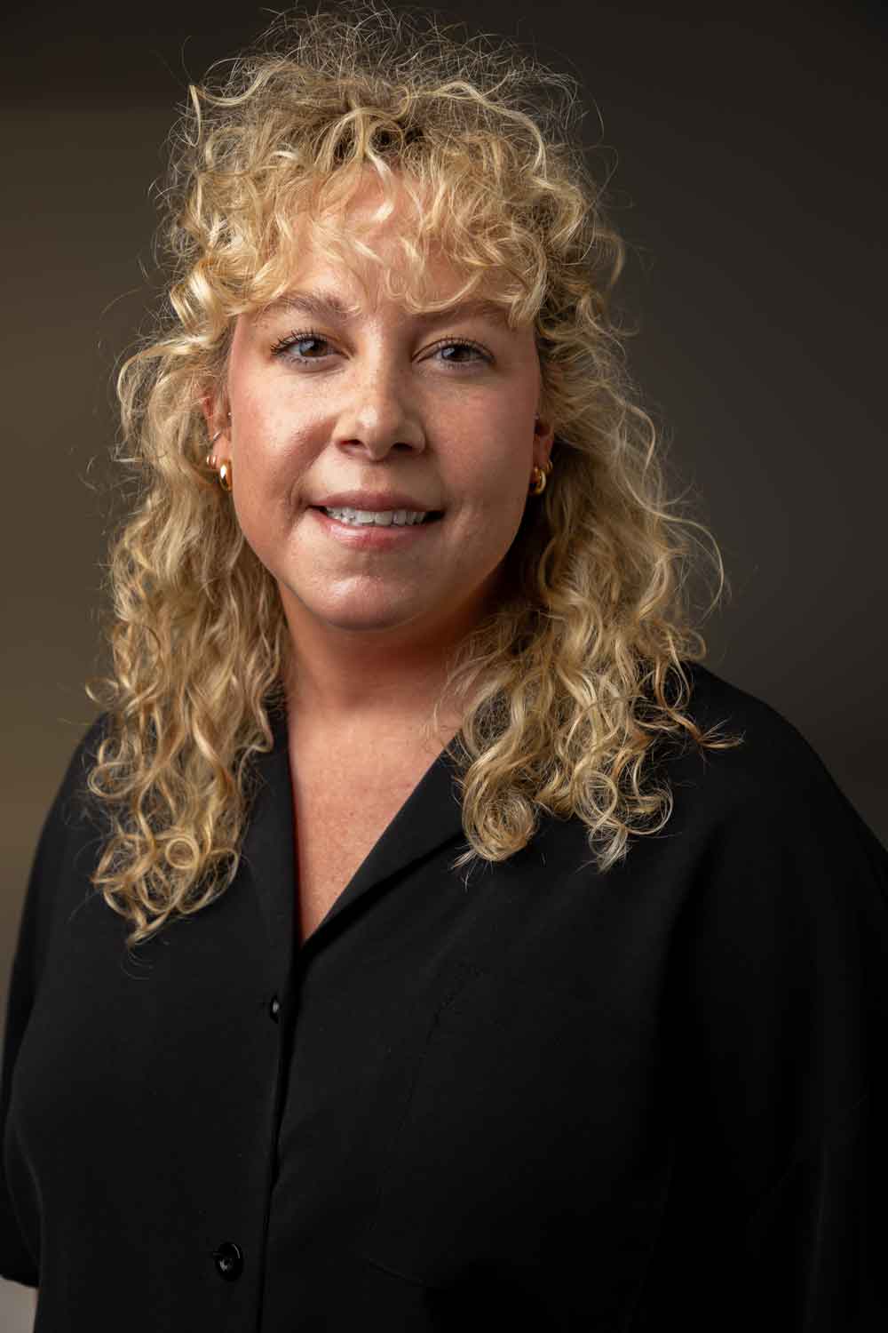 Profile Picture: 300w x 400h