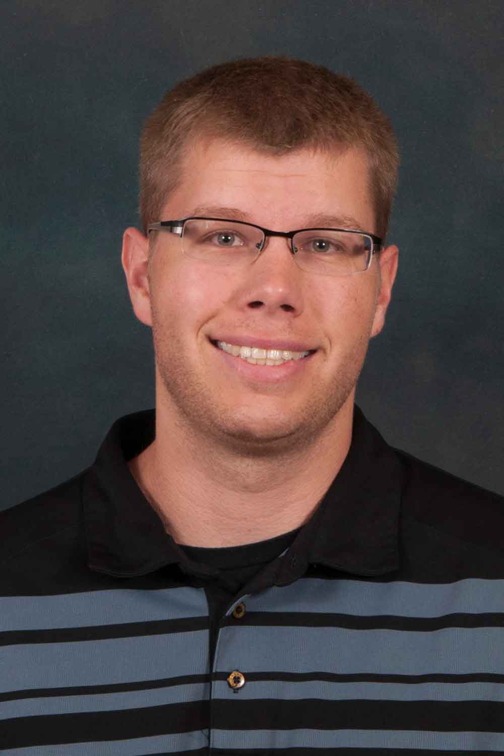 Profile Picture: 300w x 400h