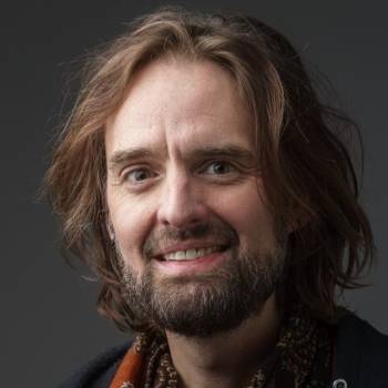 Profile Picture: 300w x 400h