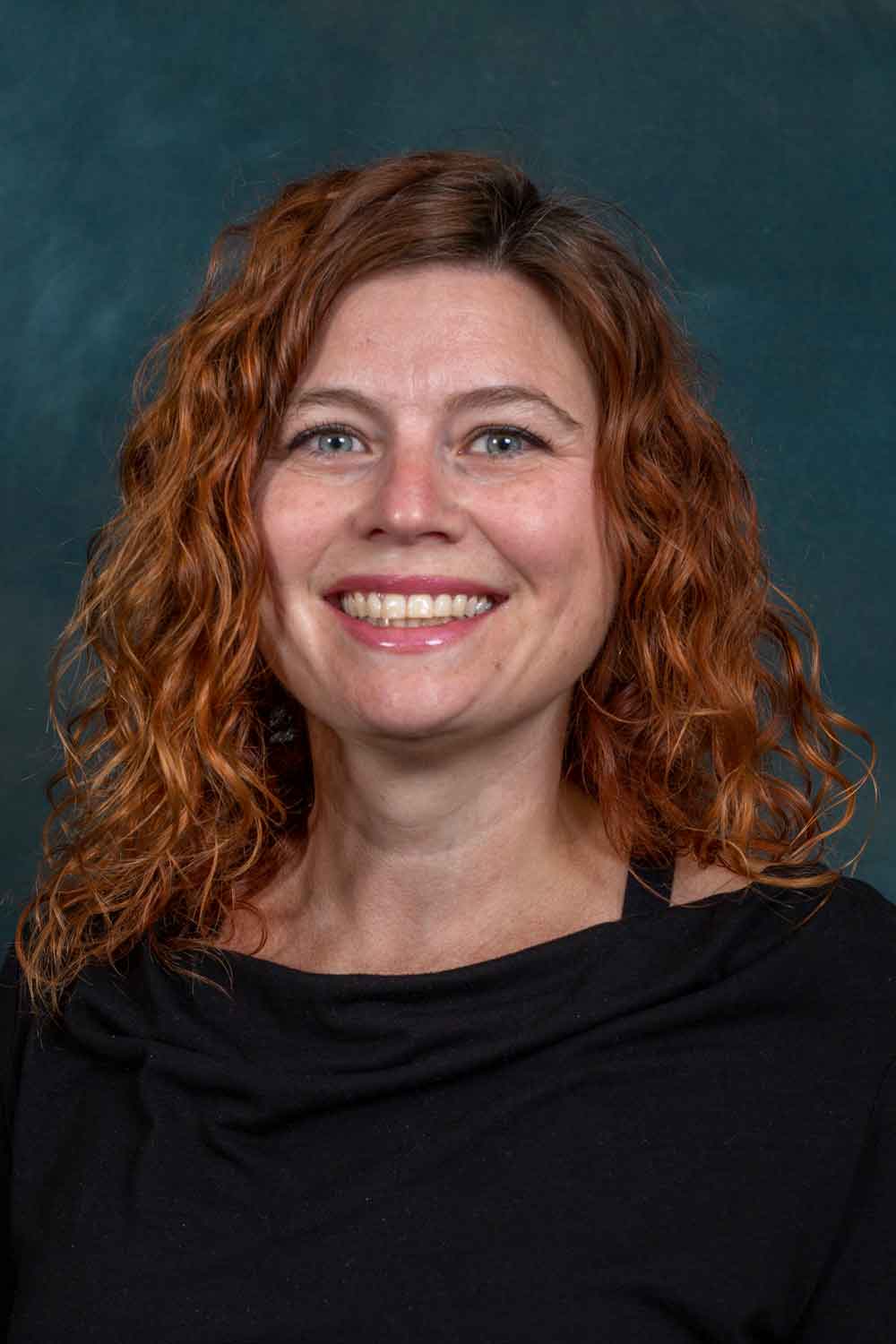 Profile Picture: 300w x 400h