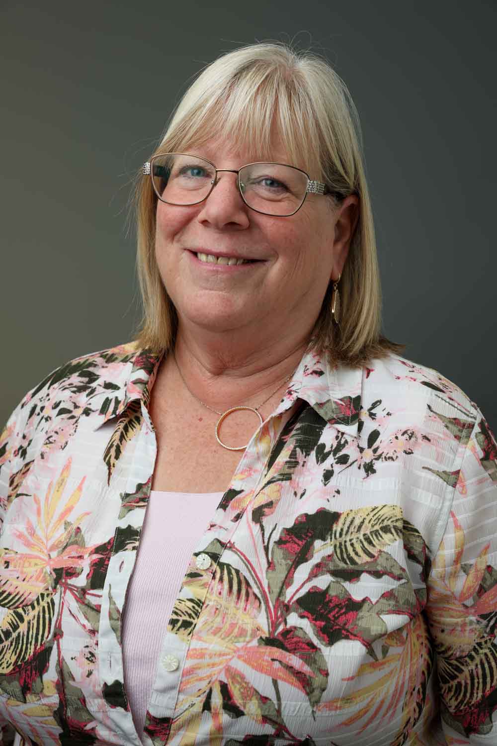 Profile Picture: 300w x 400h