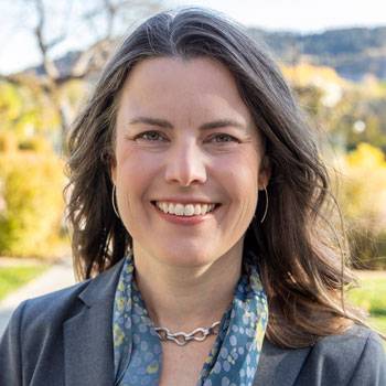 Profile Picture: 300w x 400h