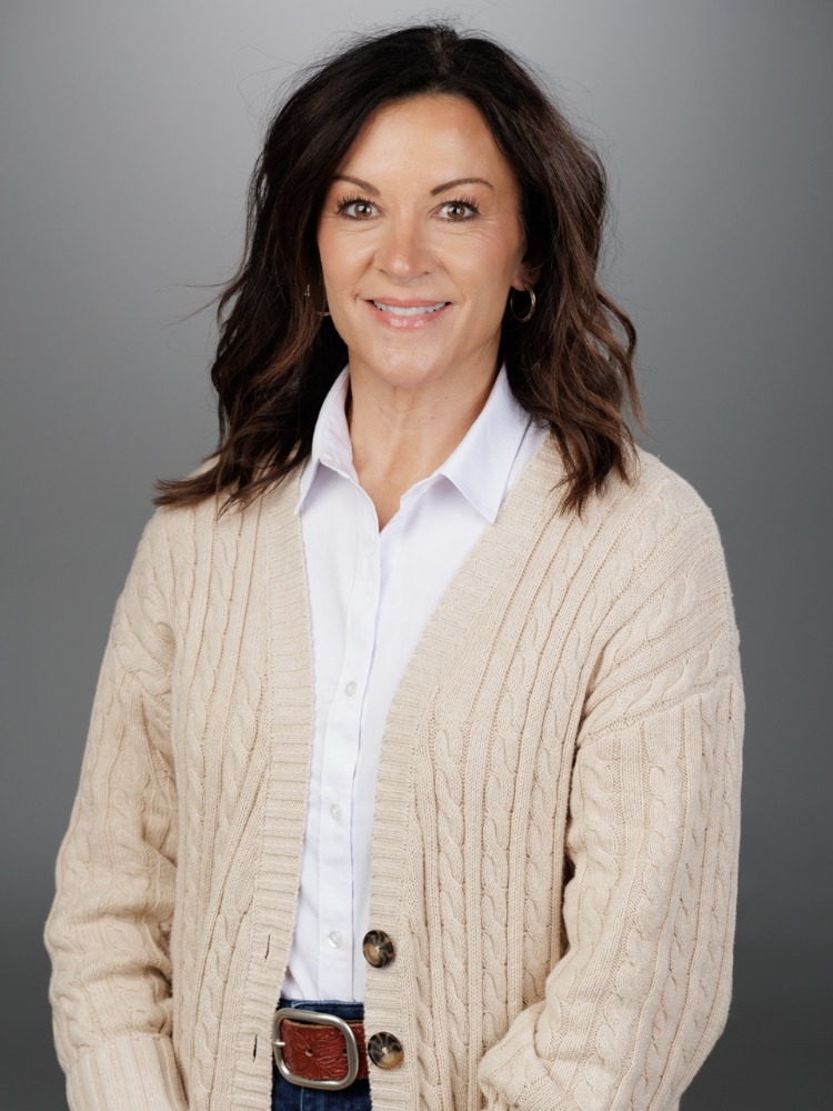 Profile Picture: 300w x 400h