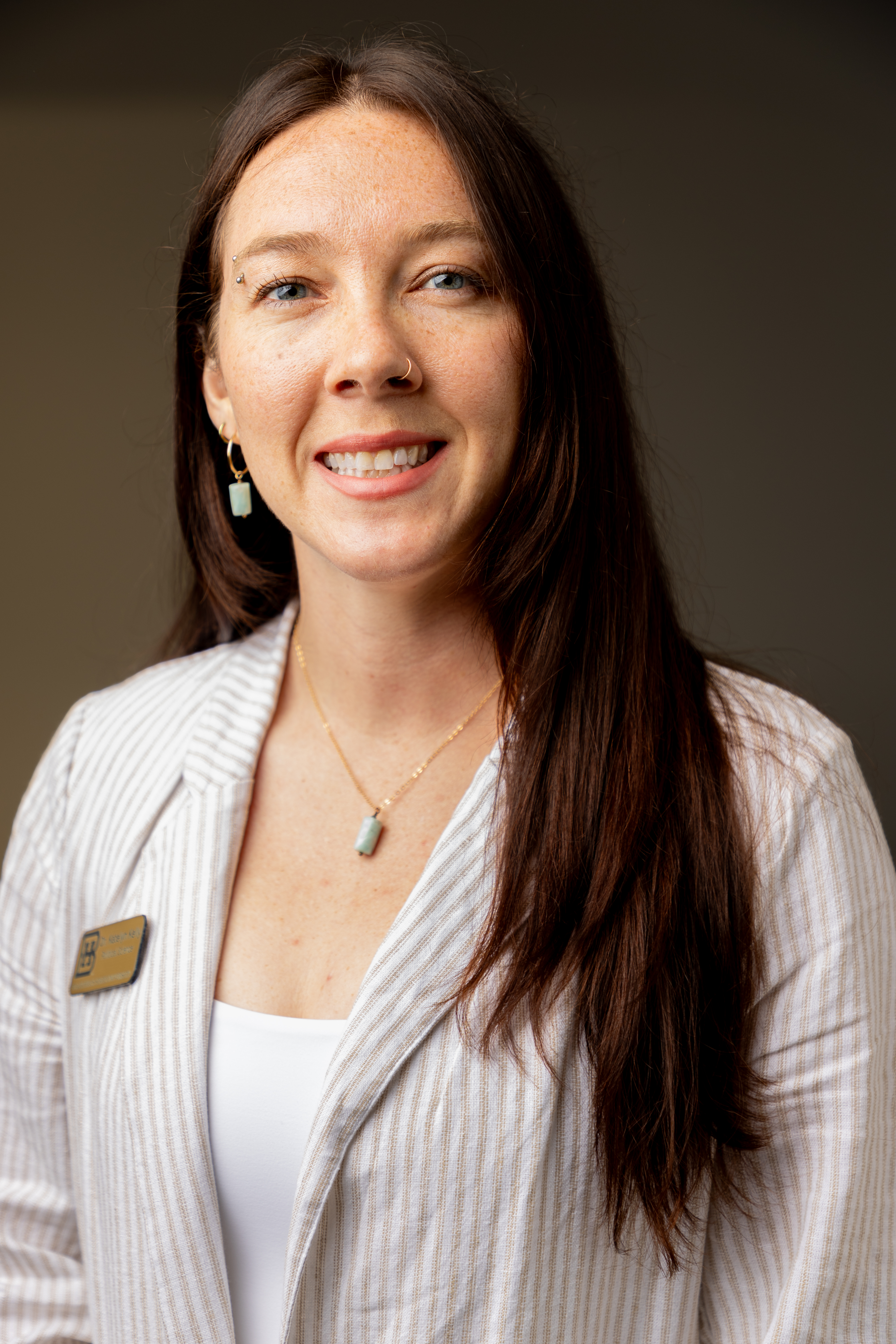 Profile Picture: 300w x 400h