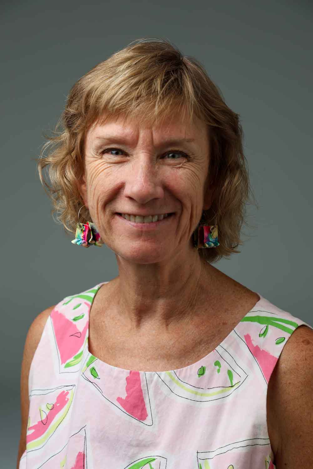 Profile Picture: 300w x 400h