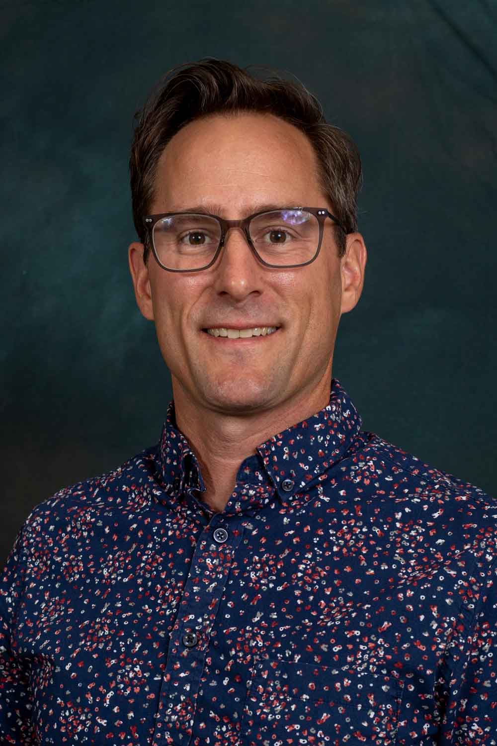 Profile Picture: 300w x 400h