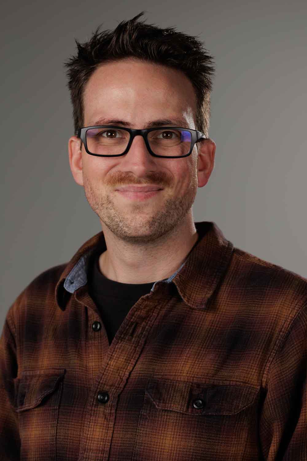 Profile Picture: 300w x 400h