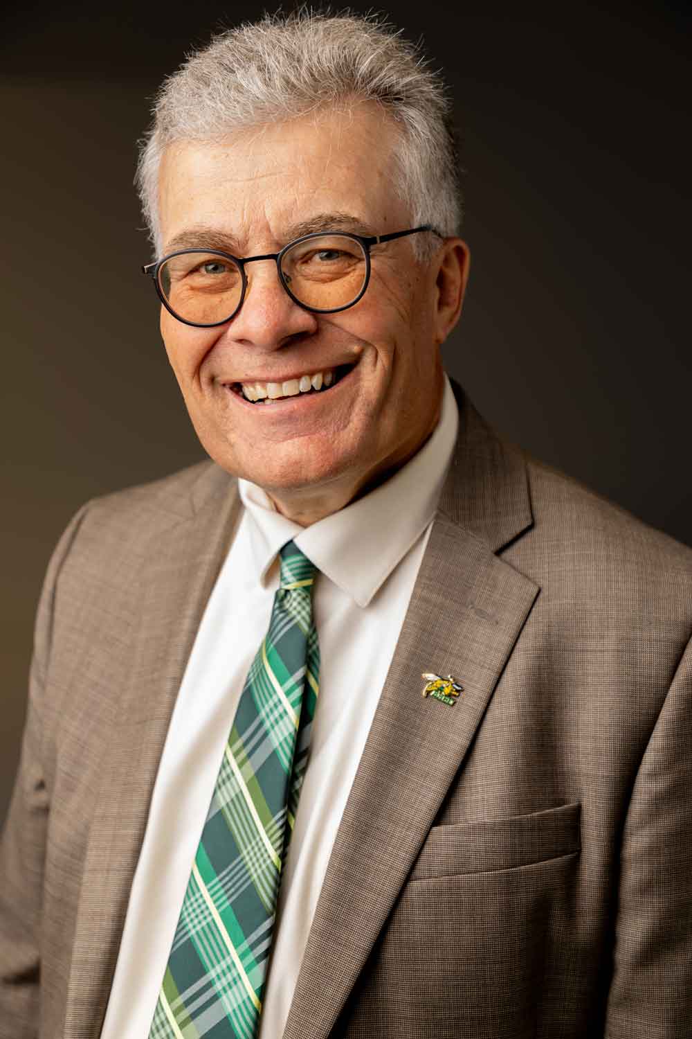 Profile Picture: 300w x 400h